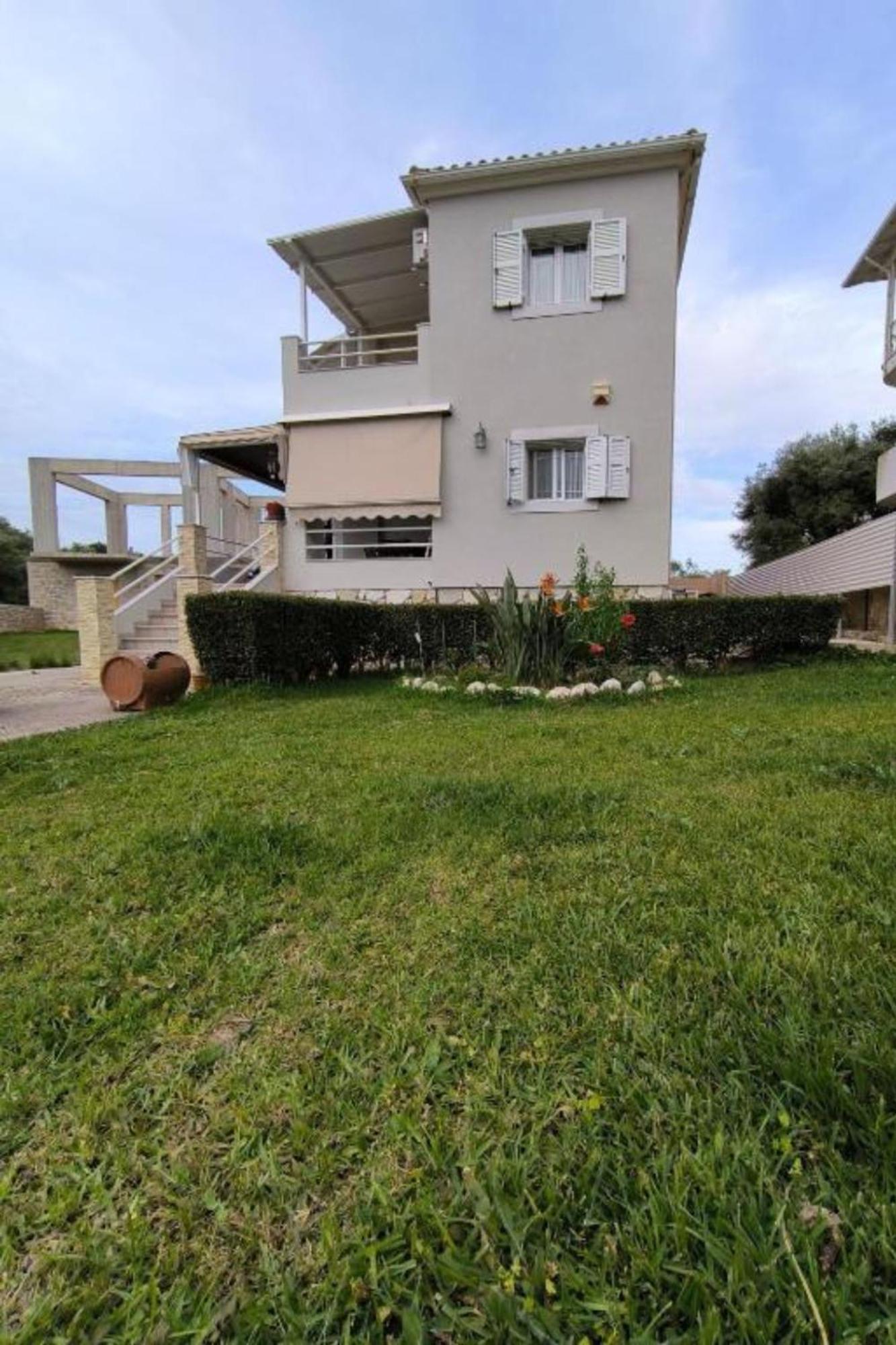 Villa Marina Tsoukaladhes Exterior photo